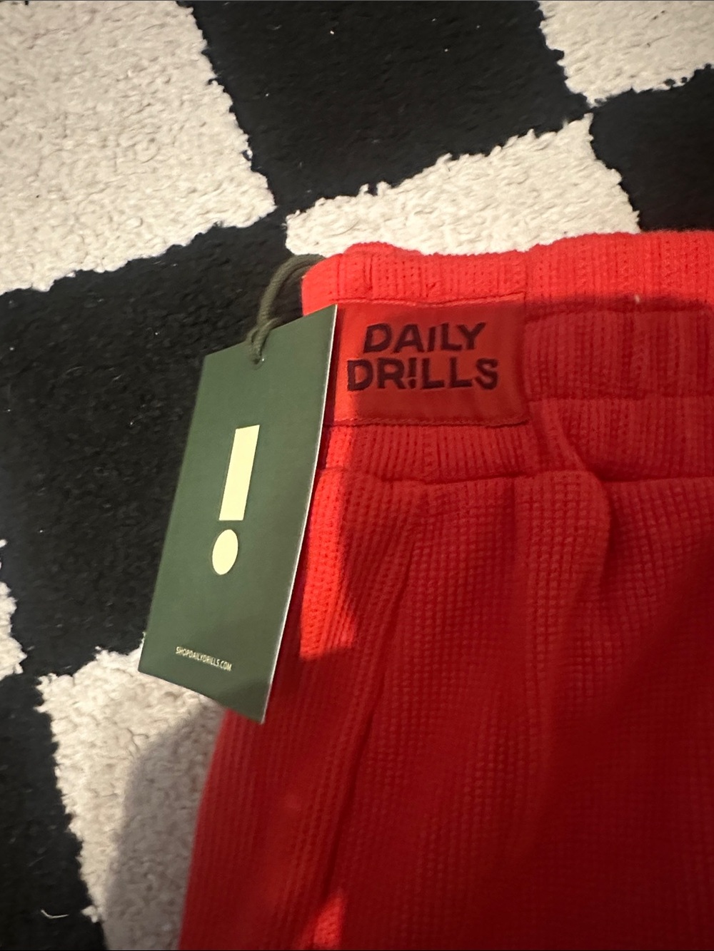 Tank and Thermal Resort Shorts NWT DAILY DRILLS XS/S color heart - Picture 3 of 6